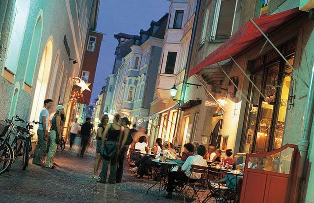 Apartment Schloss Weichs Zu Mit 2schlafzimmer Parkplatz Internet 75qm Zentrum