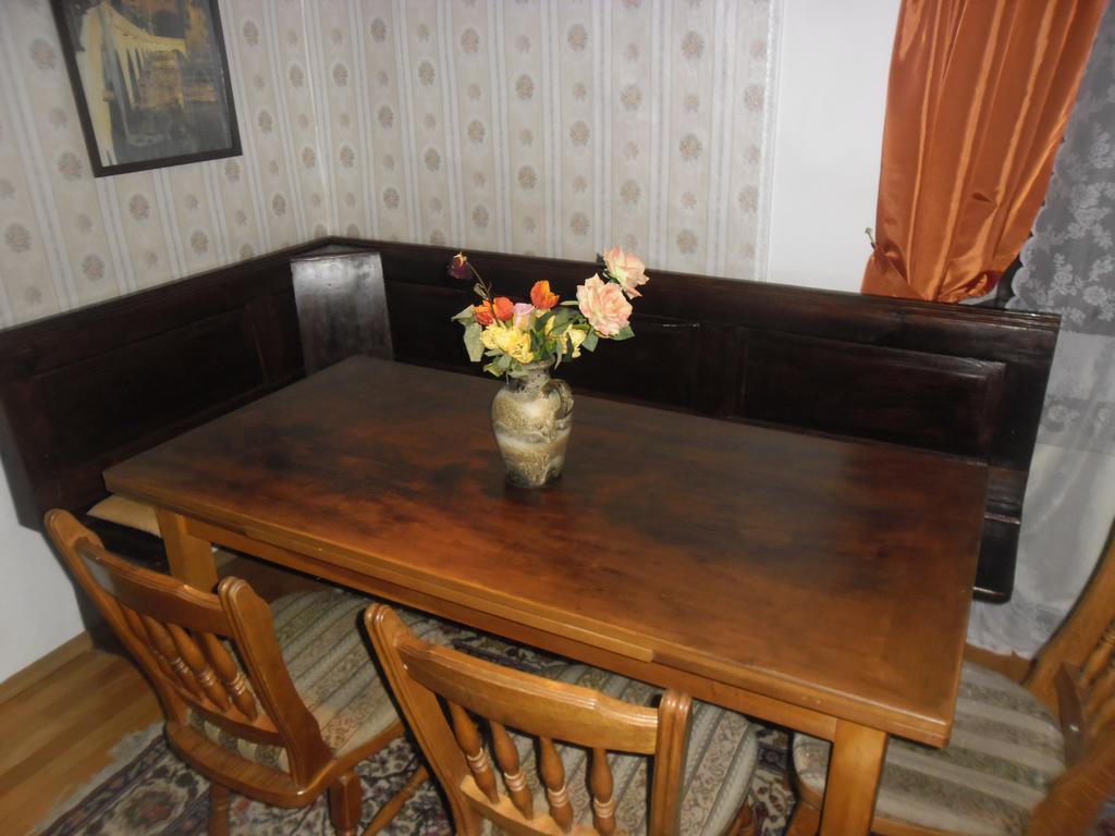 Apartment Schloss Weichs Zu Mit 1-2schlafzimmer Parkplatz Internet 60qm Zentrum Regensburg