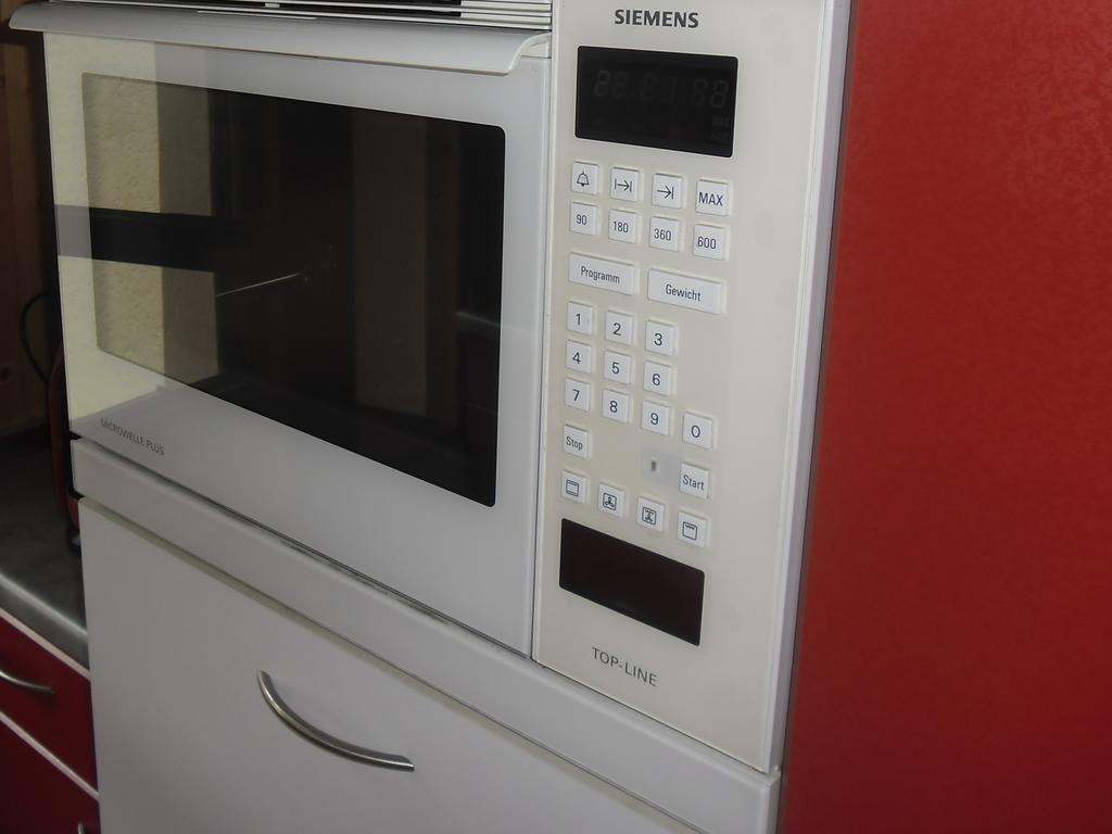 Apartment Schloss Weichs Zu Mit 1-2schlafzimmer Parkplatz Internet 60qm Zentrum Regensburg